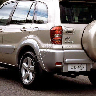 Бампер задний в цвет кузова Toyota Rav4 2 XA20 (2000-2005) левый угол с отв под расширитель